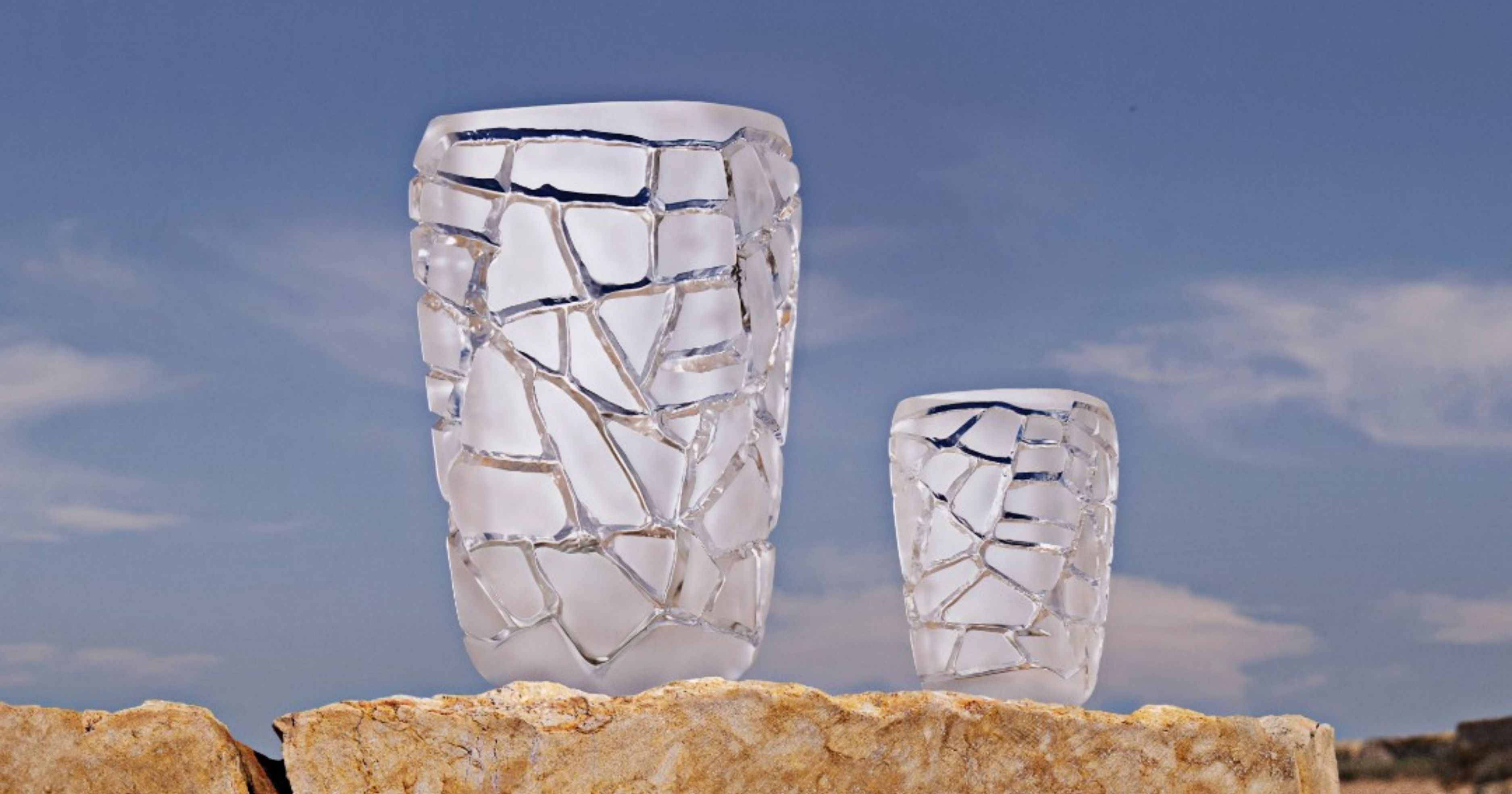 <b><a href="https://mdmaison.com/brands/lalique/magnitude-vases">Lalique</b> Magnitude</a>